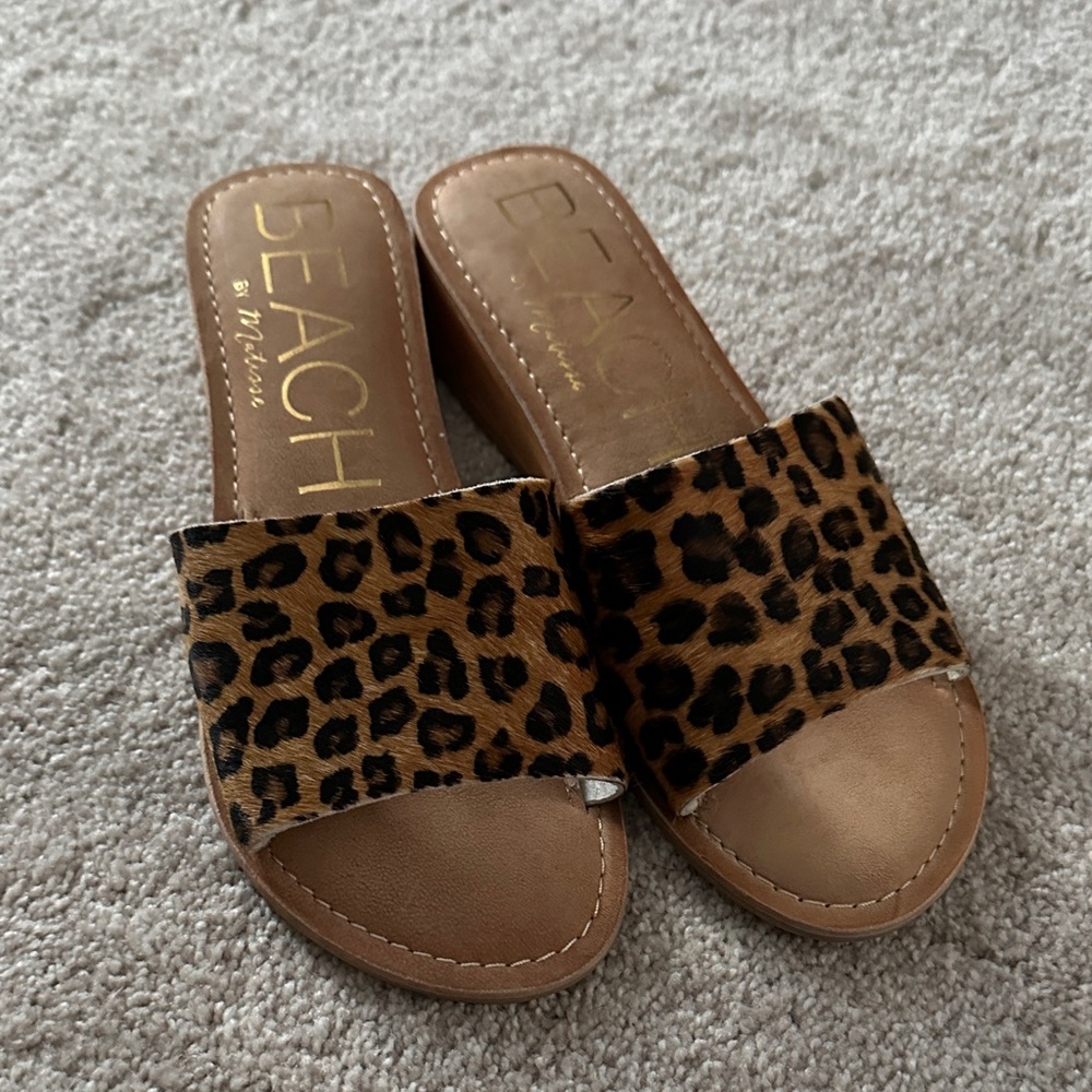 Beach by Matisse Leopard Print Wedge Sandals size 7
